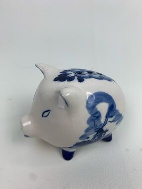 Vintage Royal Delft Blue White Ceramic Pig Figurine coin bank Decor Home Art